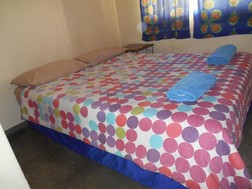Victoria Falls Budget Hotel Esterno foto