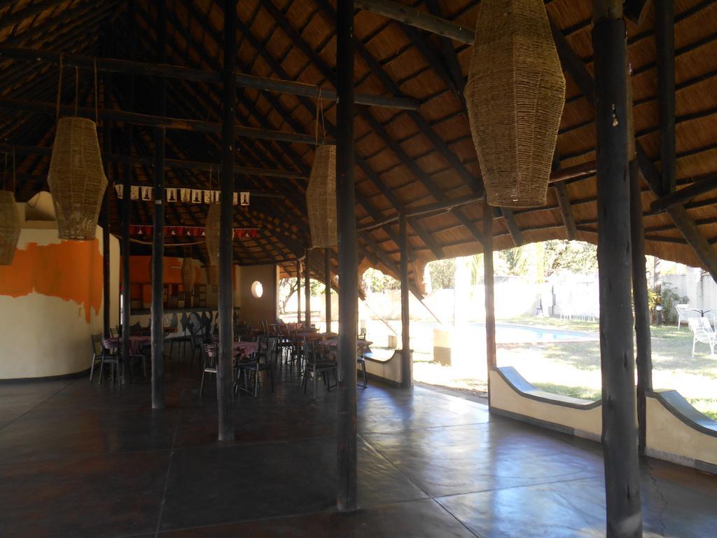 Victoria Falls Budget Hotel Esterno foto
